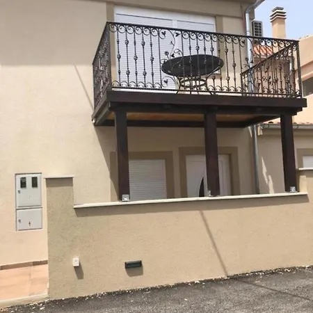Tonka Apartament *